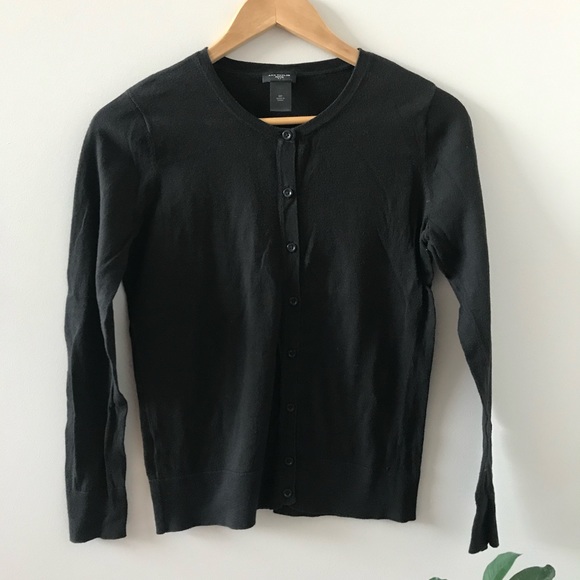 10$ Ann Taylor - Petite - Black « casual » cardigan - GUC - Picture 1 of 4